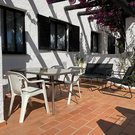 Honorio - Pool And Garden