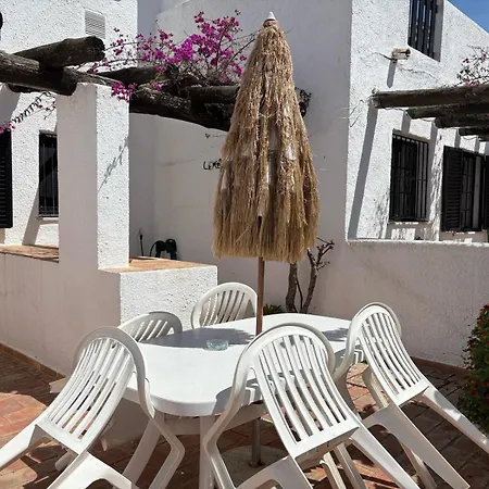 Honorio - Pool And Garden